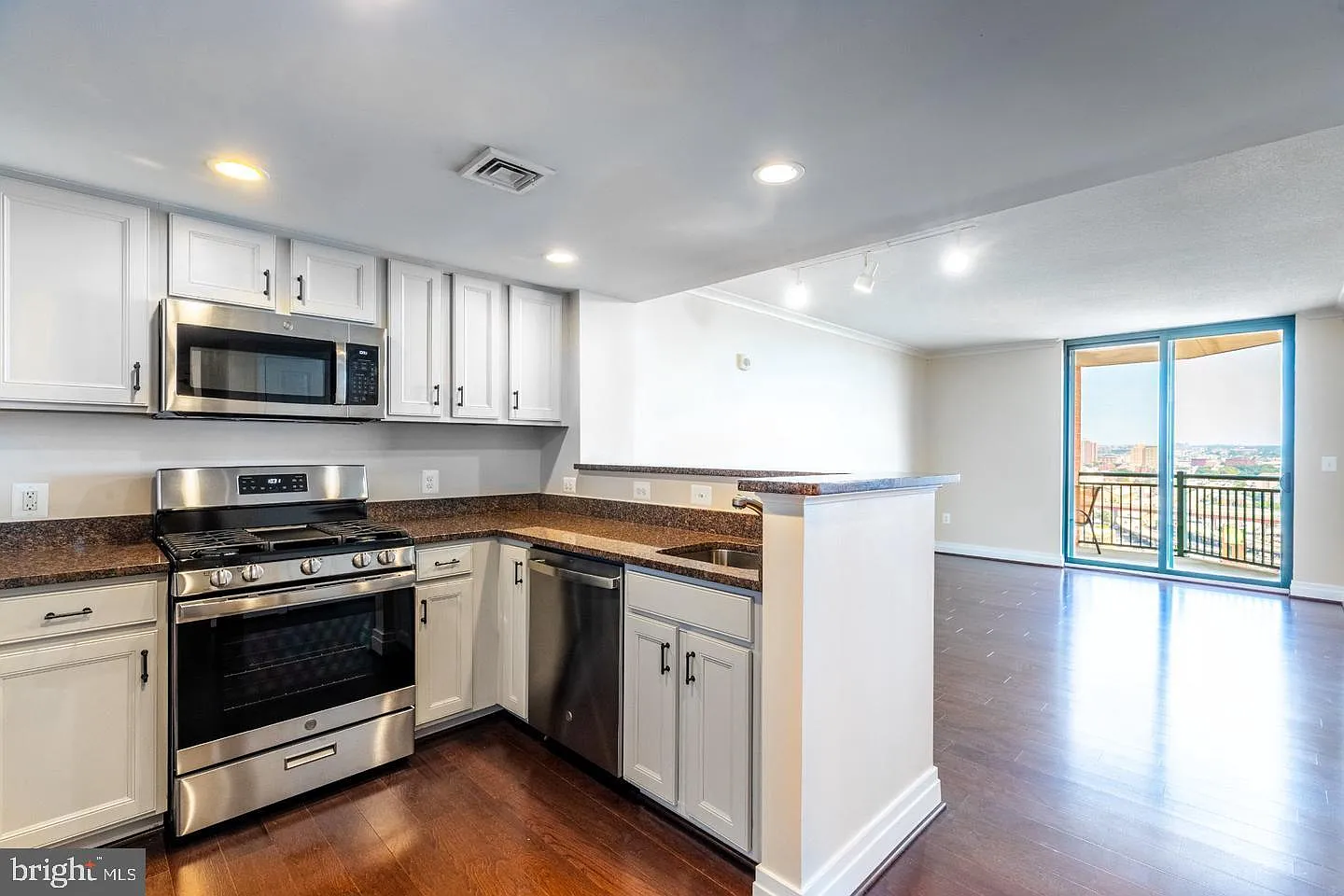 414 Water Street — Photo 3