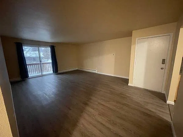 2 bed, 1100 sqft, $1,725 — Photo 3