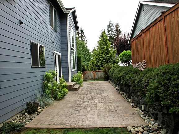 3rd image of 11805 184th St E