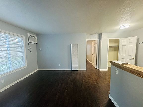 3rd image of 6724 Plymouth Rd APT 53
