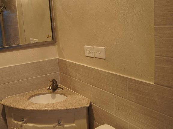 5th image of 1220 King Dr
