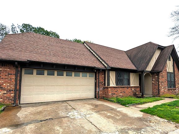 2nd image of 3744 Misty Oak Dr