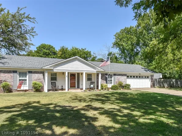 402 Woodland Hills Blvd, Roland, OK 74954