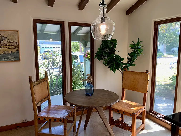 BREAKFAST NOOK