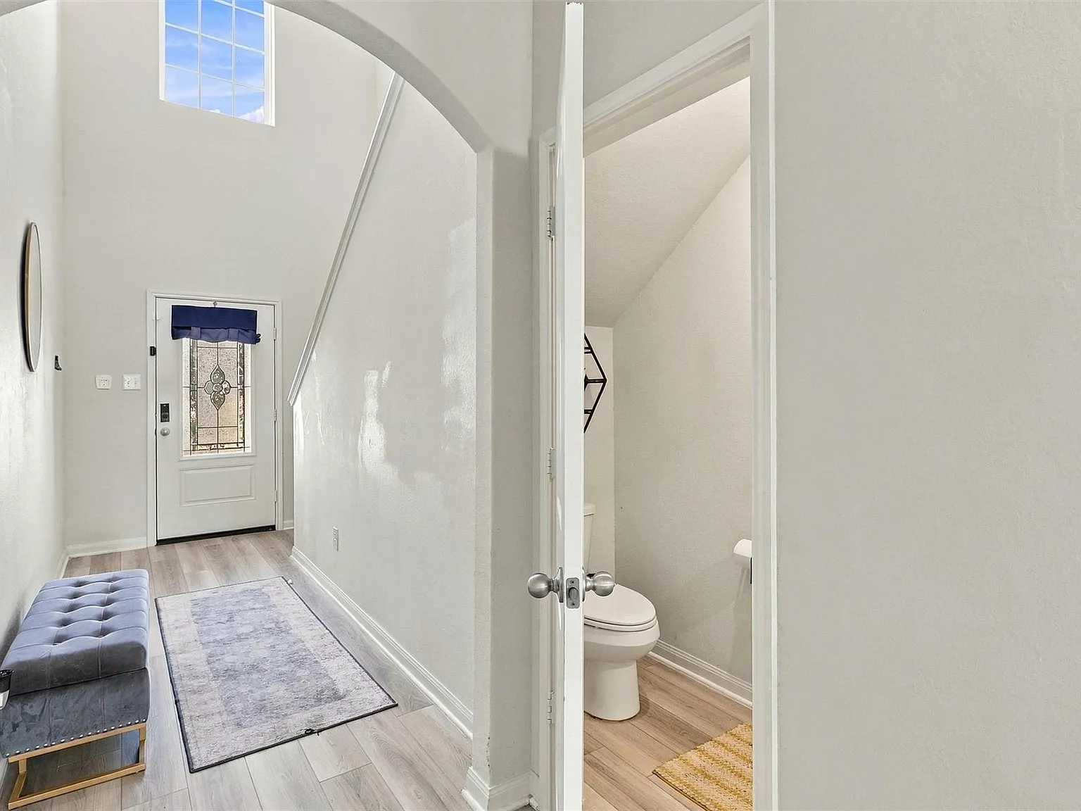 4 bed, 2.5 bath, 2322 sqft, $2,500 — Photo 4