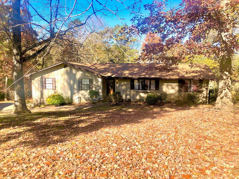 1st image of 105 Oakmont Ln