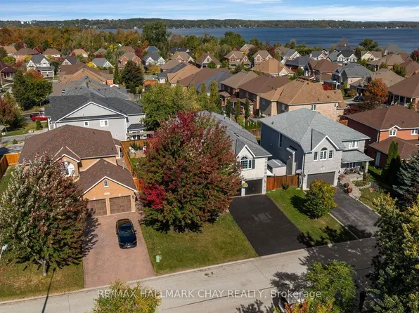 6 Whispering Pine Pl, Barrie, ON L4N 9R9