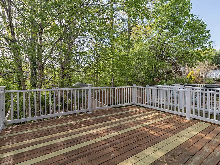 8507 Castlemill Cir — Photo 12