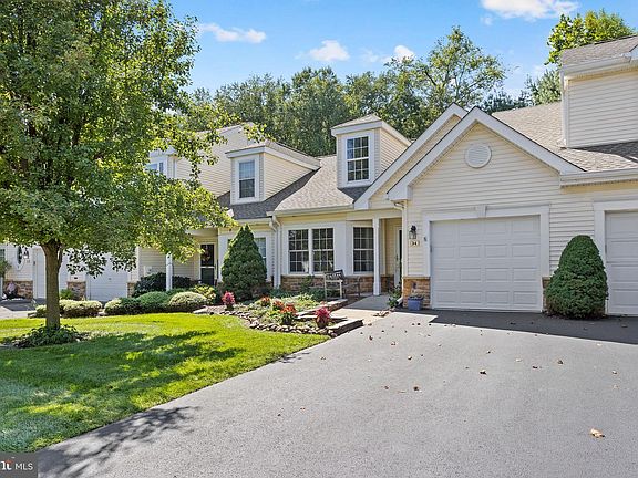 3rd image of 34 Kingston Blvd