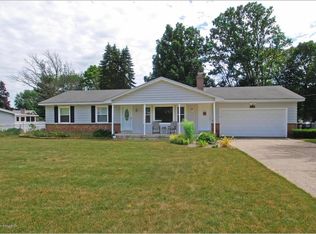 1726 Newcastle Dr, Jenison, MI 49428