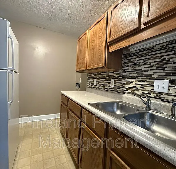 307 Bradford Ave #2 — Photo 8