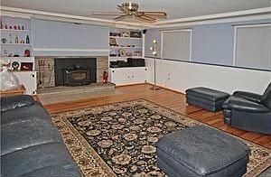 2nd image of 4129 Oakwood Dr