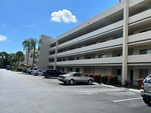 2nd image of 3154 Via Poinciana #103