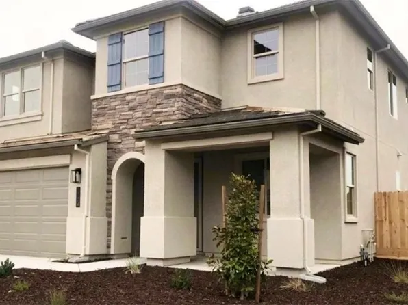 1104 Sunridge Dr, Hollister, CA 95023
