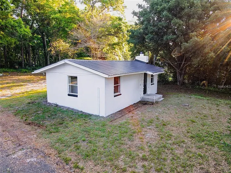 107 Earls Ln — Photo 5