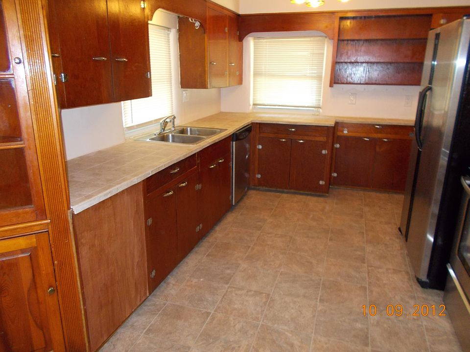 1st image of 1524 E Dorothy Ln APT 4