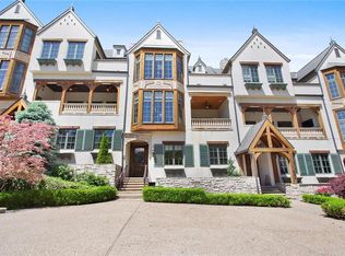 4606 Roanoke Pkwy, Kansas City, MO 64112