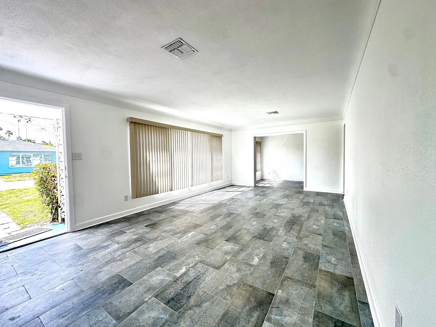 Beach Home Available Now in Redington Beach! — Photo 4