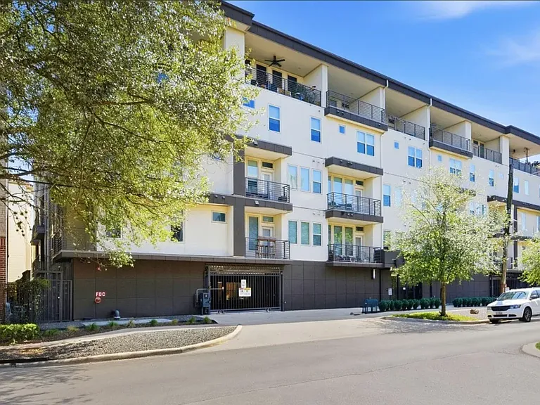 4819 Caroline St #2 — Photo 14
