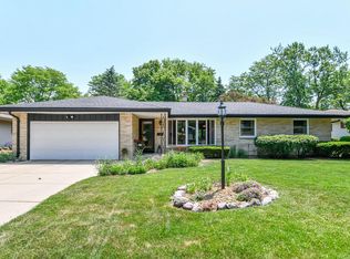 5849 Lakeview Dr, Greendale, WI 53129