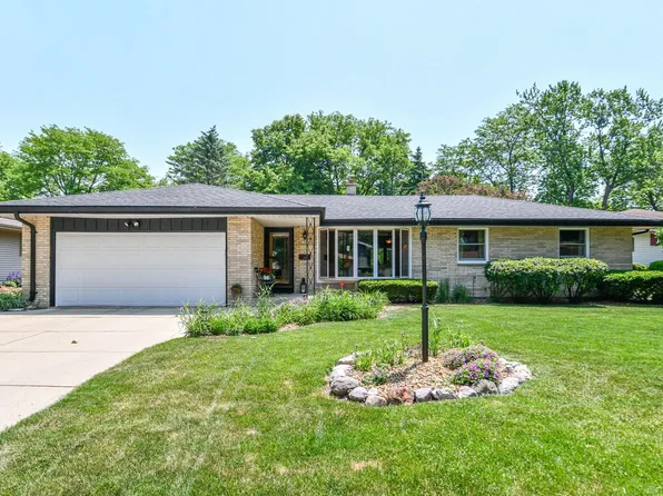 5849 Lakeview DRIVE, Greendale, WI 53129