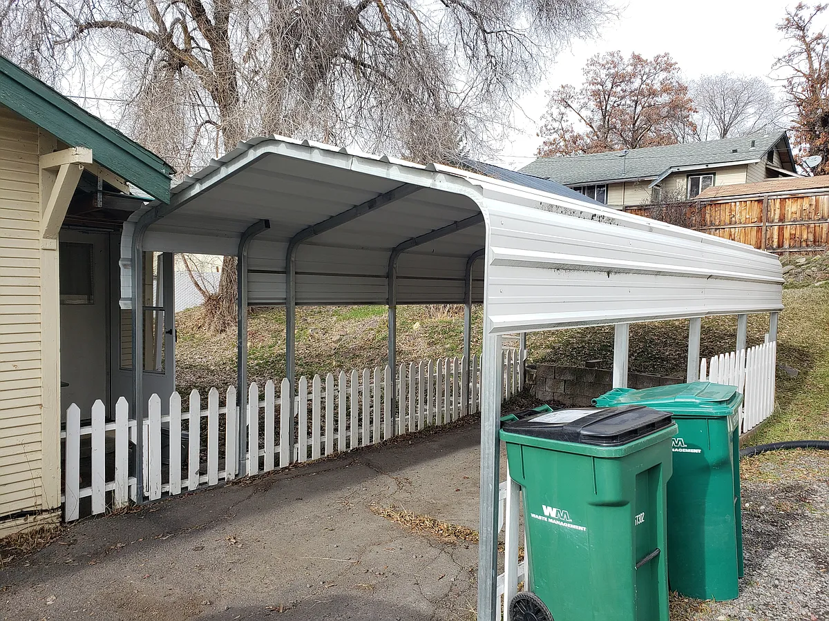 Building Photo - 2057 Lavey St