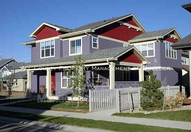 519 Sierra Ave — Photo 1