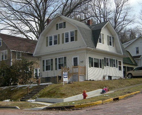1st image of 670 Maple St