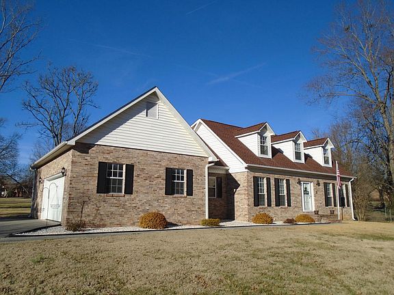 2nd image of 2240 Chesterfield Dr