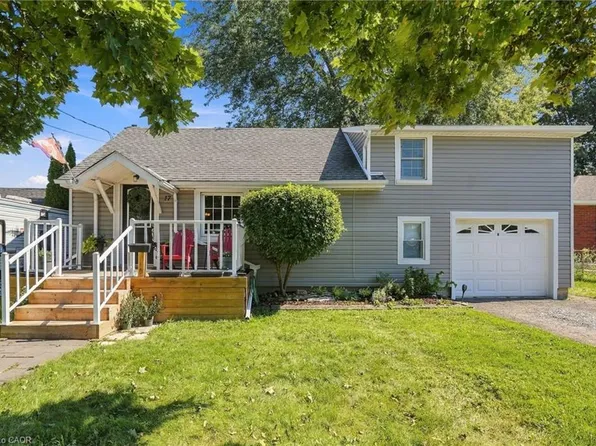 17 Foxglove Ave, Saint Catharines, ON L2M 3E7