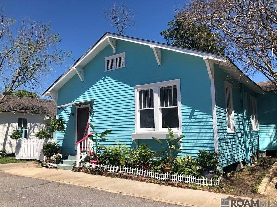 1st image of 818 Costello Ln