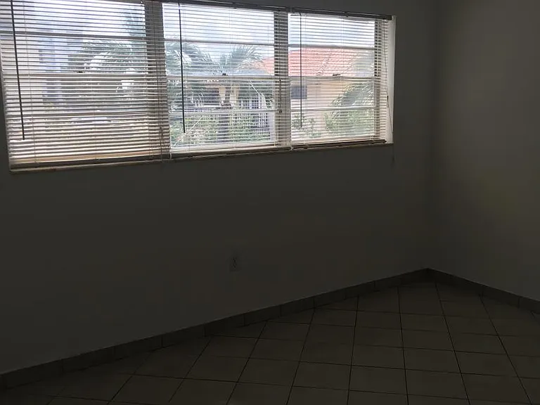 9140 Collins Ave #E — Photo 3