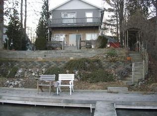 765 Lakeshore Dr, Columbiaville, MI 48421
