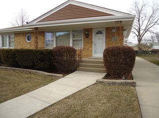 6946 W Keeney St, Niles, IL