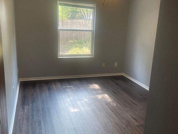 5th image of 1031 Minns Dr #3
