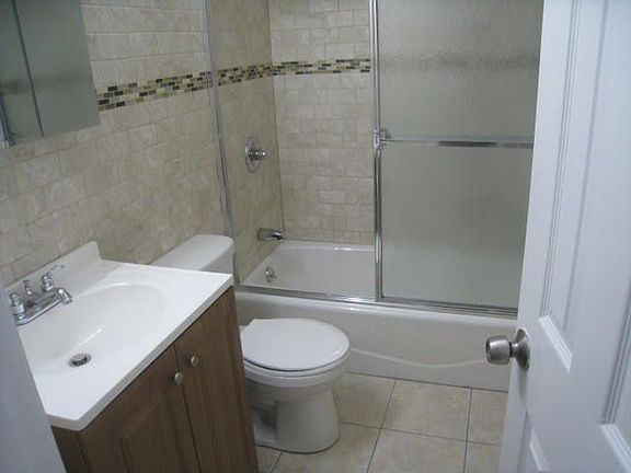 3rd image of 2054 36th St APT 1