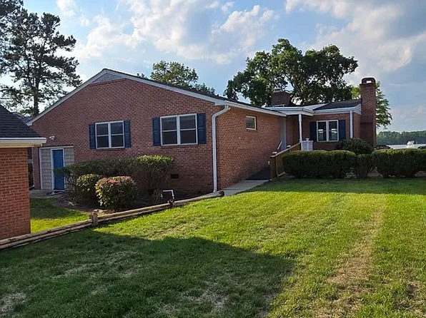 3032 N Riverside Dr, Lanexa, VA 23089
