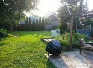 2 Kenneth Ct, Glen Cove, NY 11542
