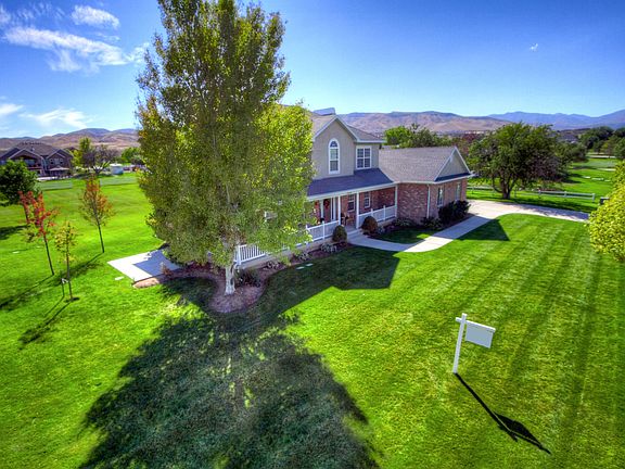 2nd image of 3909 W Deer Orchard Dr