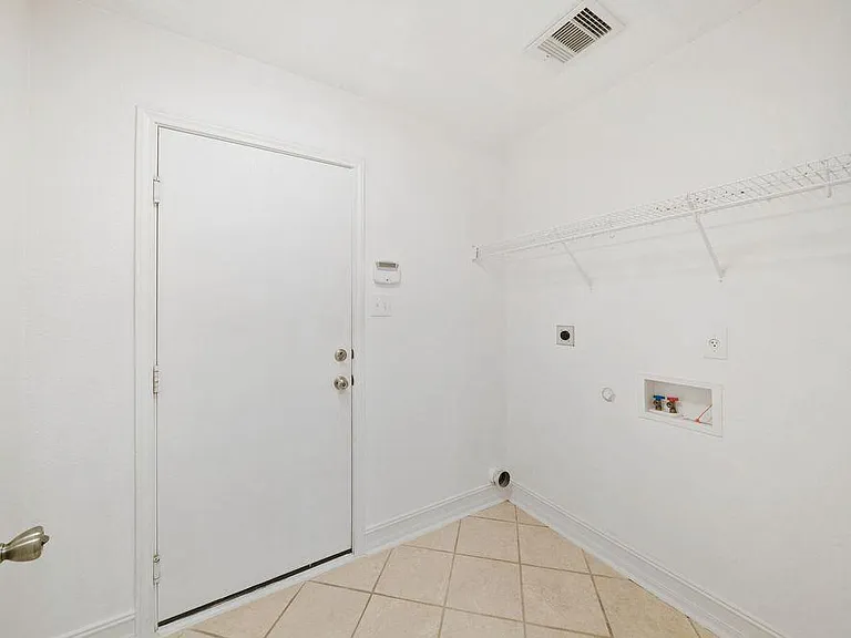10215 Tiger Bay — Photo 26
