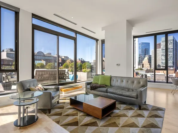 346 Congress St #Penthouse 1, Boston, MA 02210