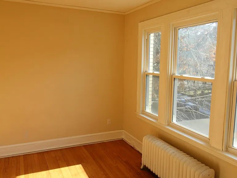 18-20 Bond St #3 — Photo 3
