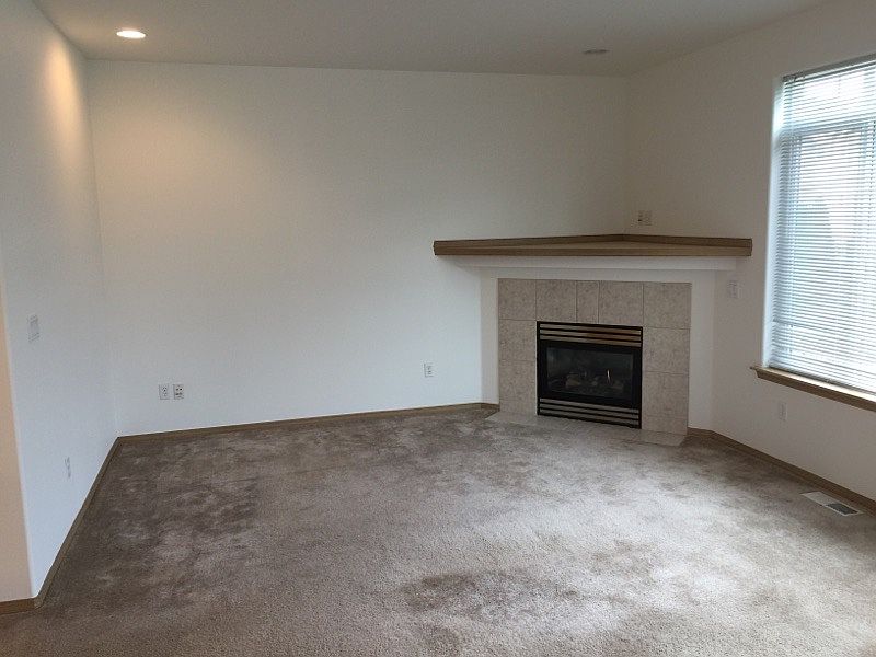 2nd image of 515 Pearl St