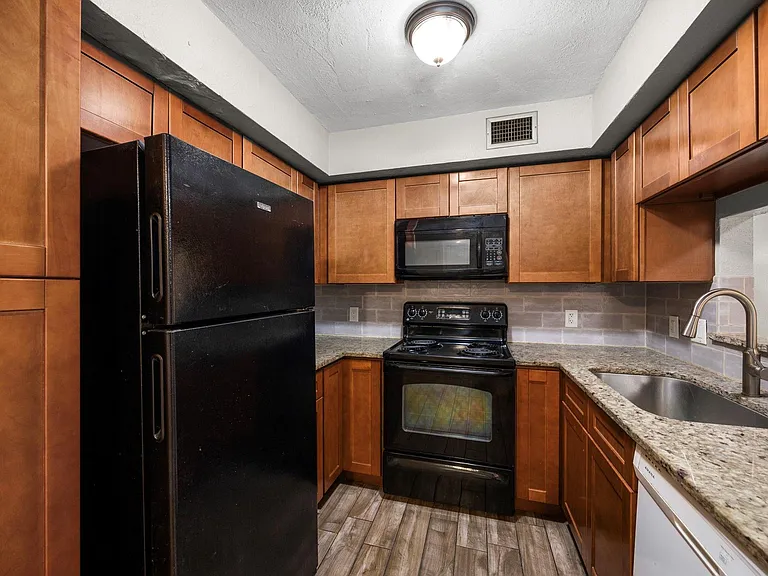 11002 Hammerly Blvd #214 — Photo 9