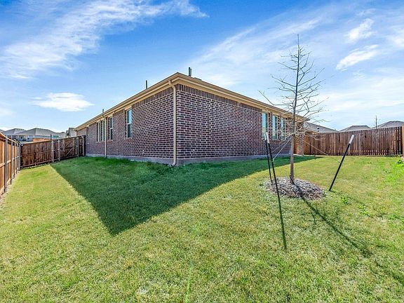 5th image of 1321 Lazy Grove Dr