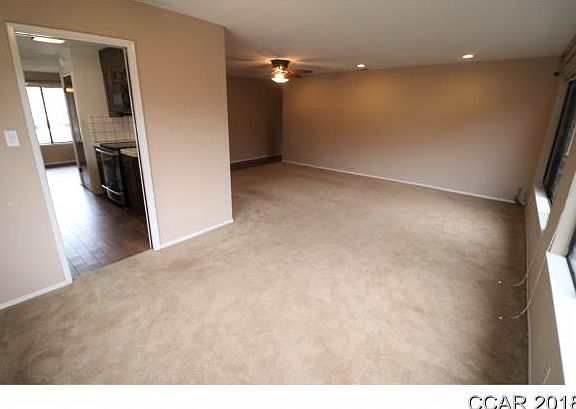 5th image of 9223 Valley Oak Dr