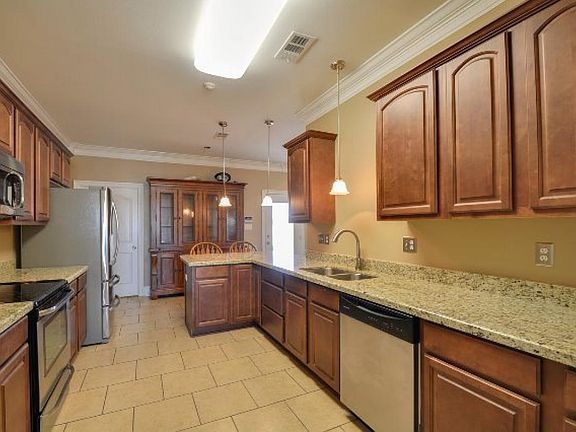 2nd image of 405 Port Royal Way
