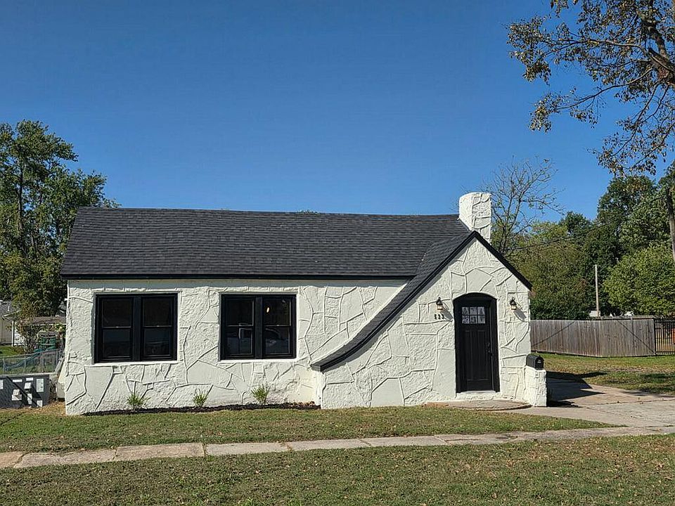 2nd image of 533 S Indiana Ave