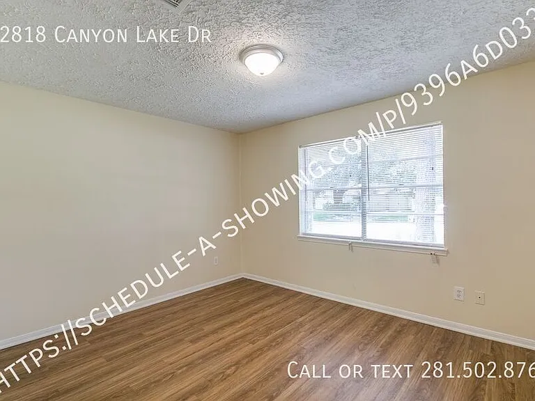 22818 Canyon Lake Dr — Photo 4