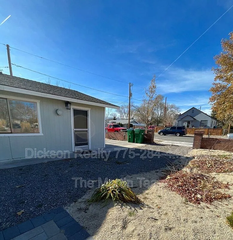 2 bed, 1.0 bath, 855 sqft, $1,550 — Photo 1